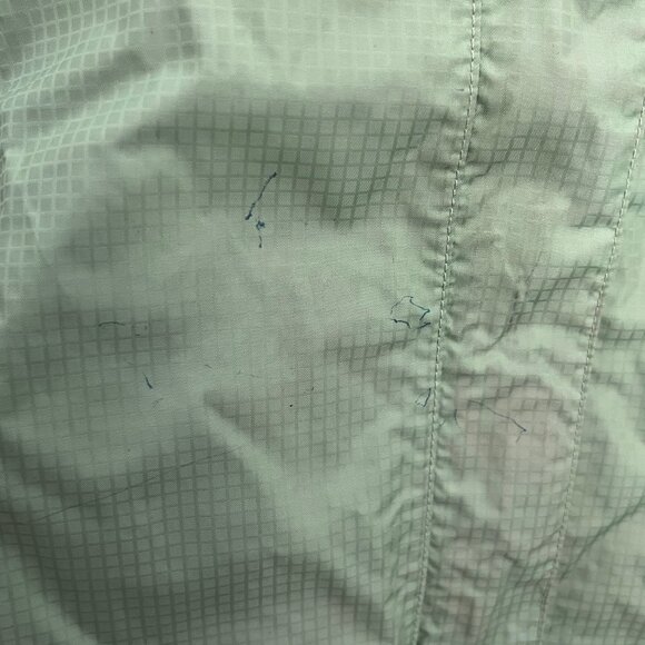 Mountain Equipment Co-Op. Womens. Zip Rain Jacket. Size Medium. Green Color. - Picture 3 of 14